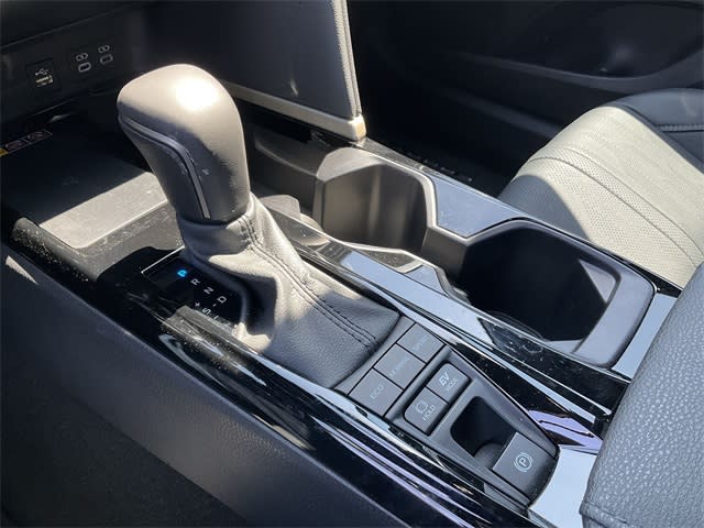 2025 Toyota Camry XSE 14