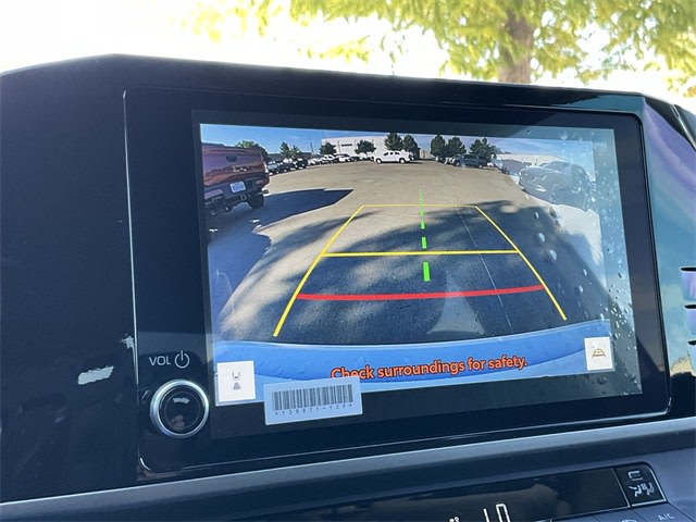 Thumbnail: 2025 Toyota Camry - 24