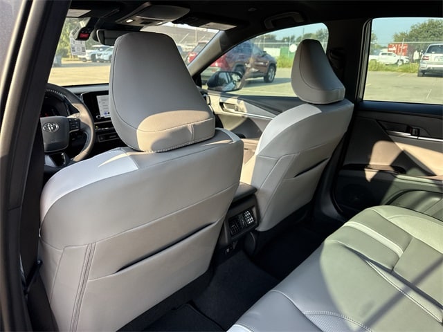 Thumbnail: 2025 Toyota Camry - 9