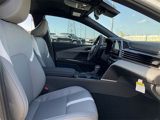 Thumbnail: 2025 Toyota Camry - 9