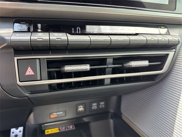 Thumbnail: 2025 Toyota Camry - 24