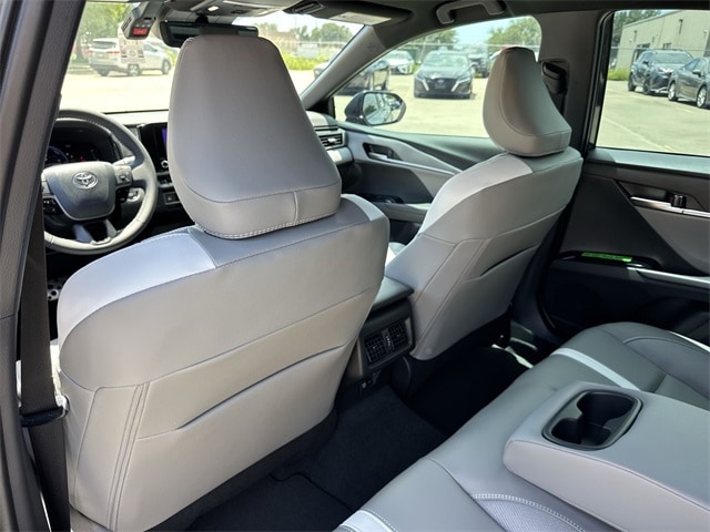 Thumbnail: 2025 Toyota Camry - 9