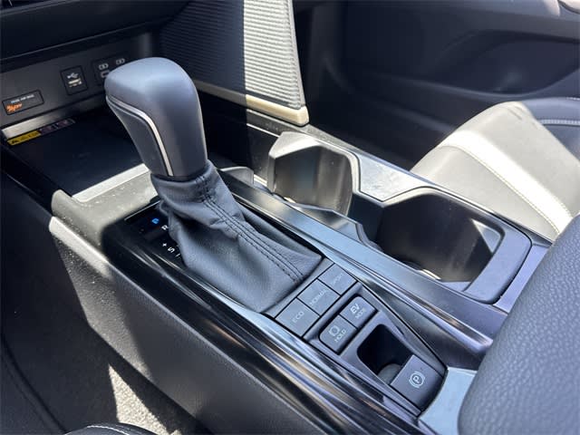 2025 Toyota Camry SE 14