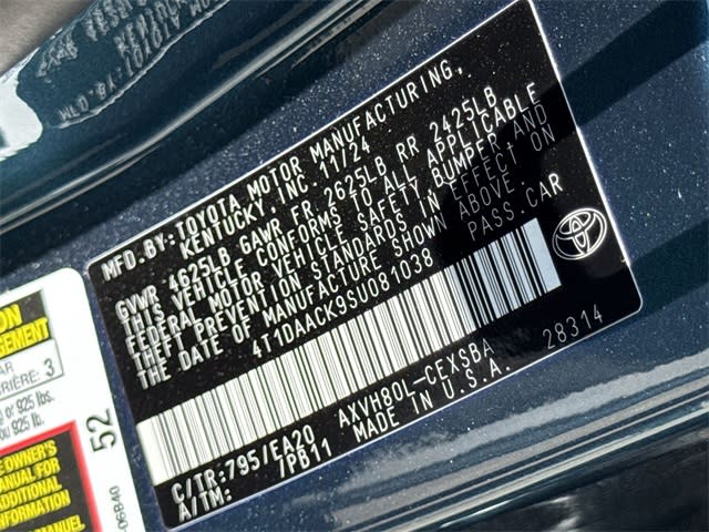 2025 Toyota Camry SE 18