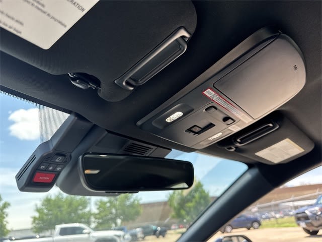 2025 Toyota Camry SE 27