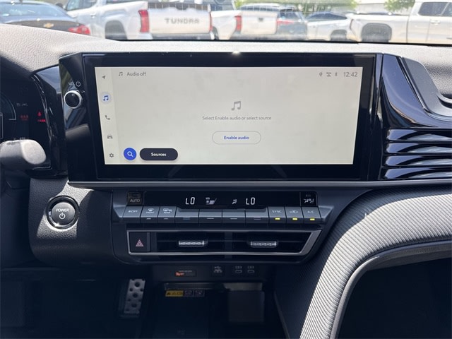 2025 Toyota Camry SE 13