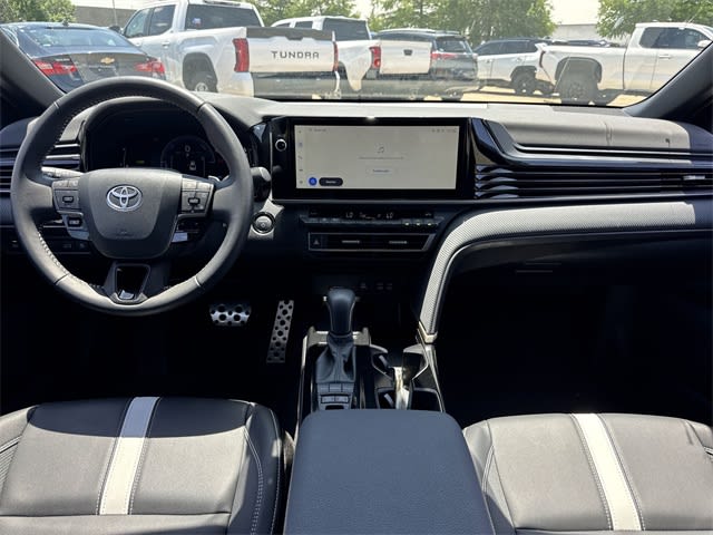 2025 Toyota Camry SE 8