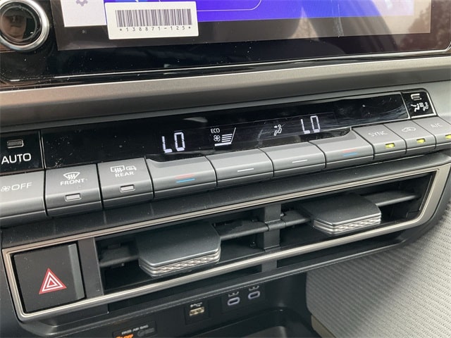 Thumbnail: 2025 Toyota Camry - 25