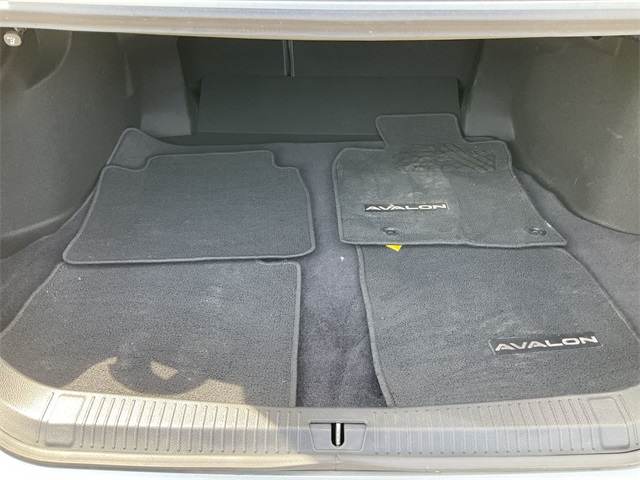 2022 Toyota Avalon Limited 16