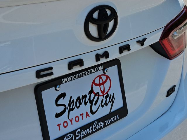 Thumbnail: 2021 Toyota Camry - 23