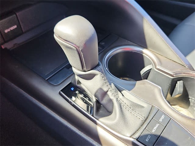 2023 Toyota Camry SE 15