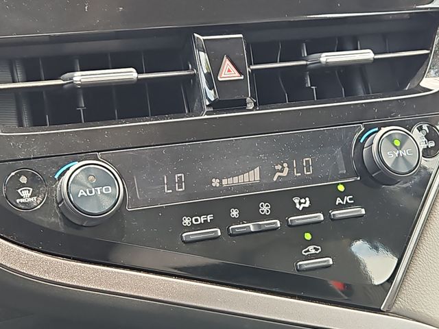 Thumbnail: 2023 Toyota Camry - 27