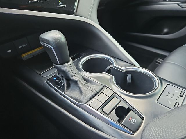Thumbnail: 2020 Toyota Camry - 14
