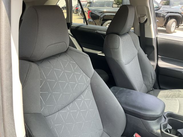 Thumbnail: 2021 Toyota RAV4 - 24