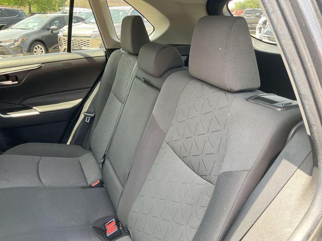 Thumbnail: 2021 Toyota RAV4 - 9