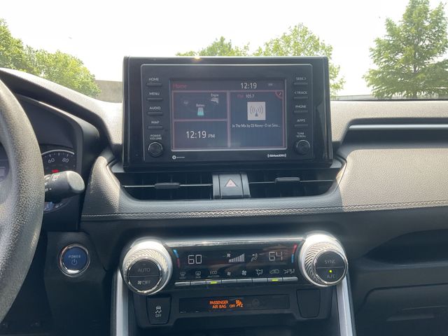 Thumbnail: 2021 Toyota RAV4 - 11