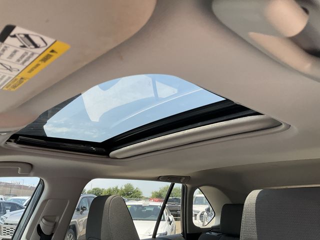 Thumbnail: 2021 Toyota RAV4 - 23