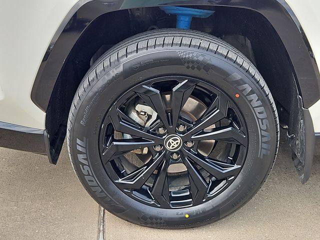Thumbnail: 2022 Toyota RAV4 - 8