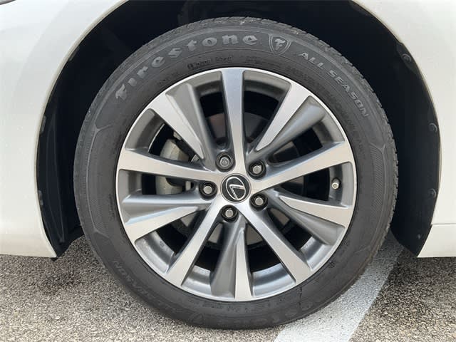 Thumbnail: 2021 Lexus ES - 5