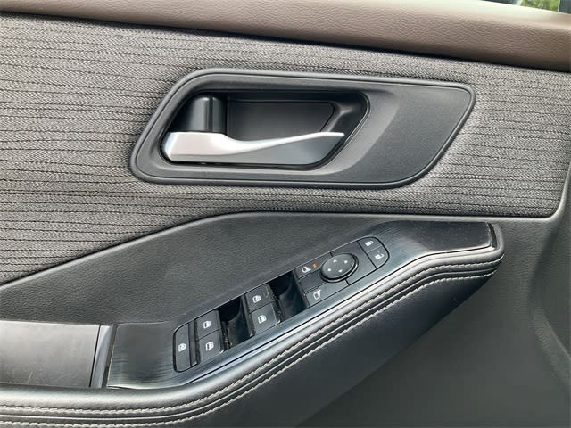 Thumbnail: 2023 Nissan Rogue - 23