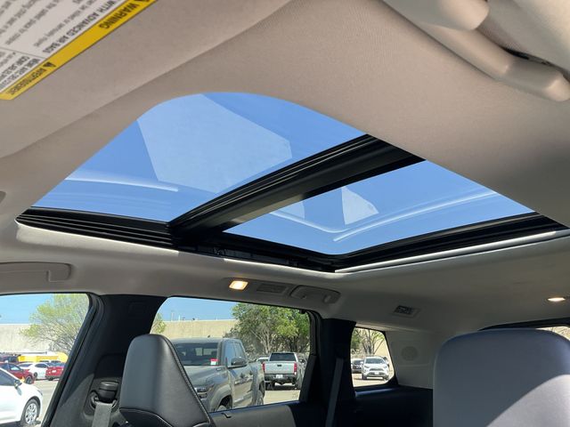 Thumbnail: 2023 INFINITI QX60 - 23