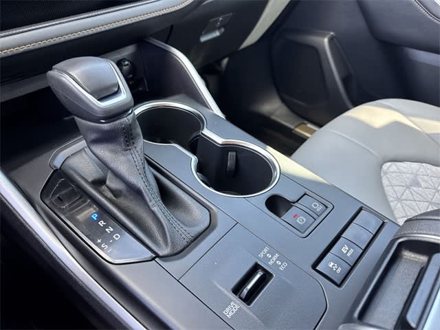 2022 Toyota Highlander Bronze Edition 14