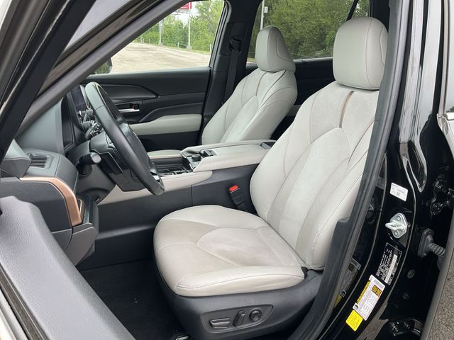 Thumbnail: 2024 Toyota Grand Highlander - 9