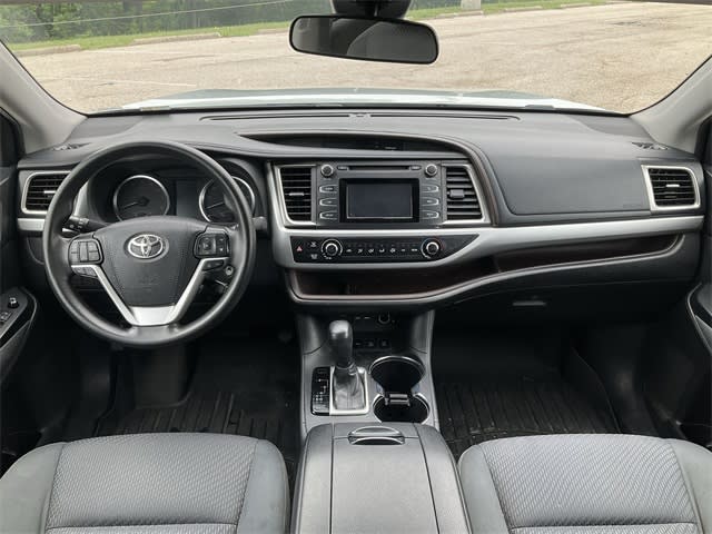2019 Toyota Highlander LE 7
