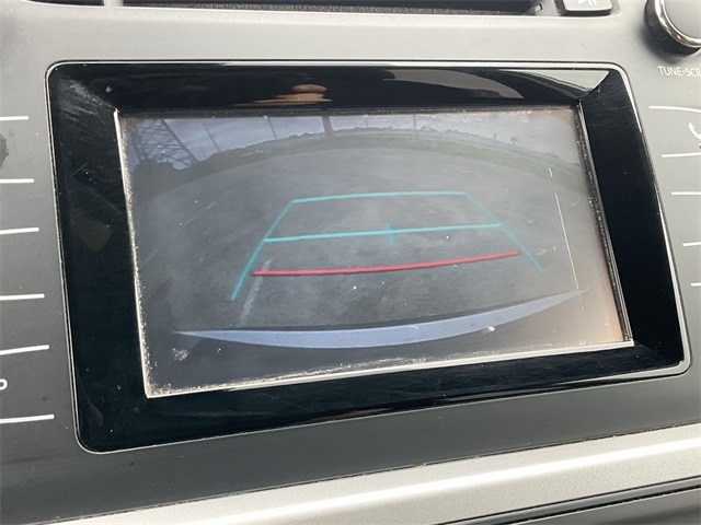 2019 Toyota Highlander LE 24