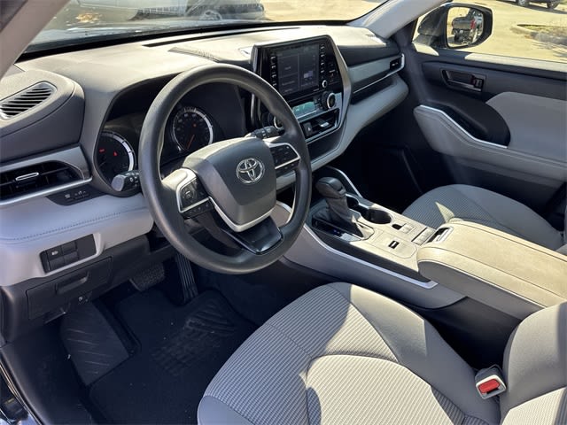 Thumbnail: 2022 Toyota Highlander - 2