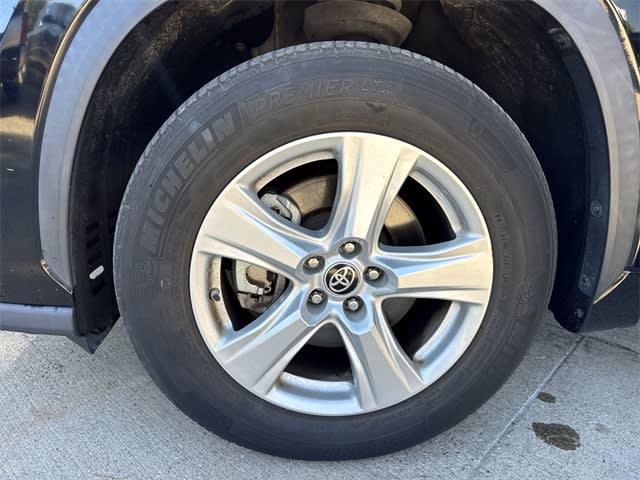 Thumbnail: 2022 Toyota Highlander - 6