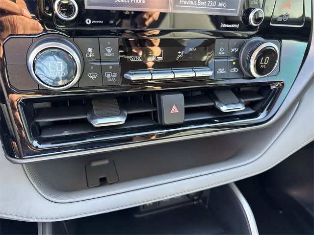 Thumbnail: 2022 Toyota Highlander - 24