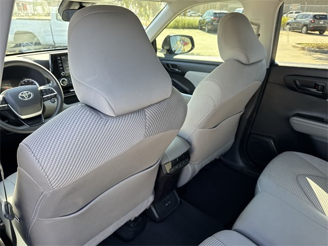 Thumbnail: 2022 Toyota Highlander - 9