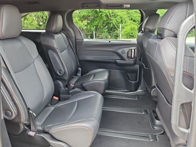 Thumbnail: 2021 Toyota Sienna - 27