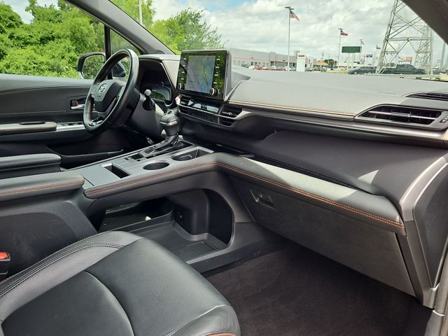Thumbnail: 2021 Toyota Sienna - 8