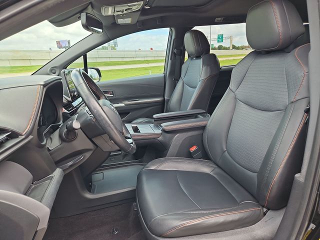 Thumbnail: 2021 Toyota Sienna - 9
