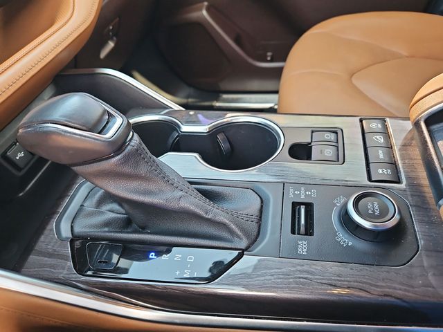 Thumbnail: 2021 Toyota Highlander - 15