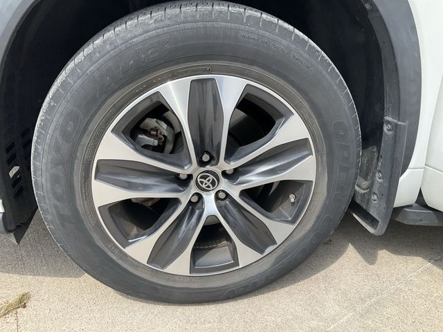 Thumbnail: 2022 Toyota Highlander - 5