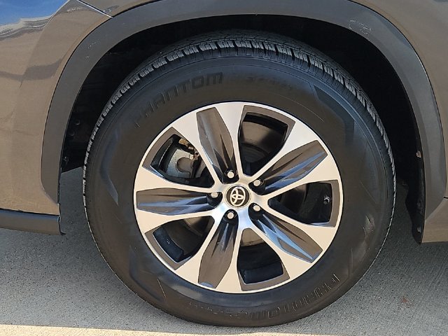 Thumbnail: 2021 Toyota Highlander - 6