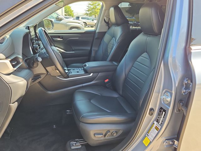 Thumbnail: 2021 Toyota Highlander - 11