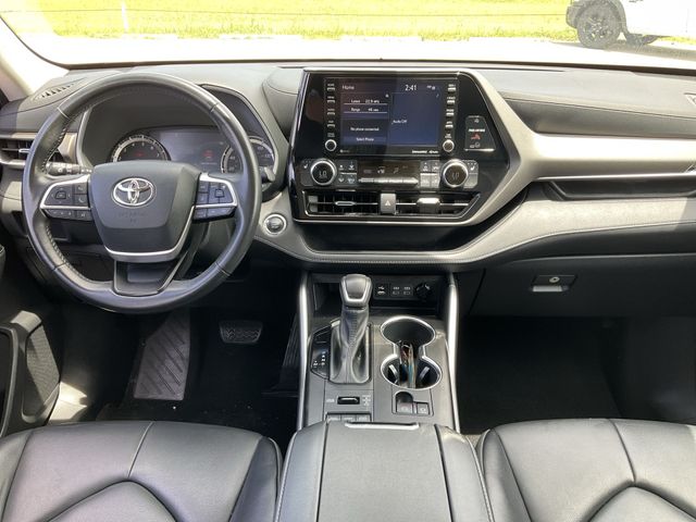 Thumbnail: 2022 Toyota Highlander - 7