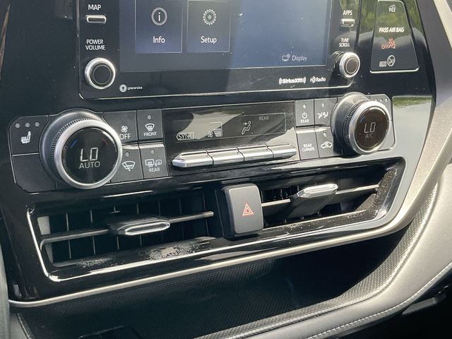 Thumbnail: 2022 Toyota Highlander - 26