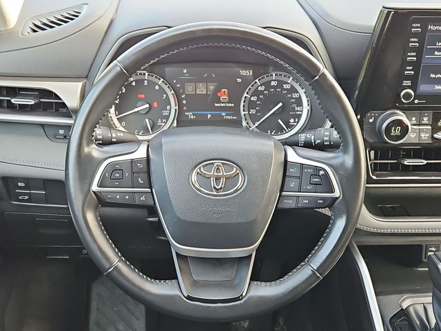 Thumbnail: 2022 Toyota Highlander - 13