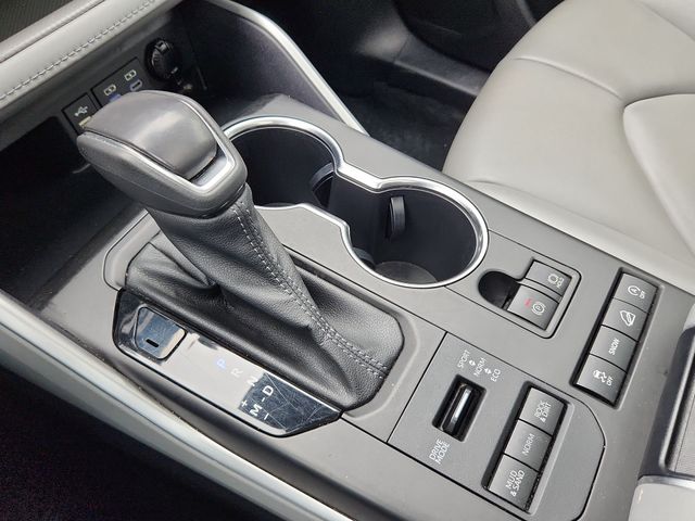 Thumbnail: 2022 Toyota Highlander - 14