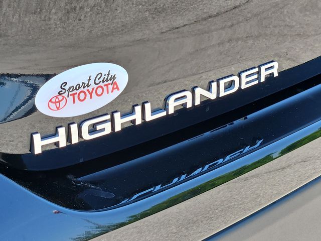 Thumbnail: 2026 Toyota Highlander - 6