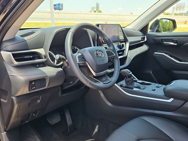 Thumbnail: 2026 Toyota Highlander - 2