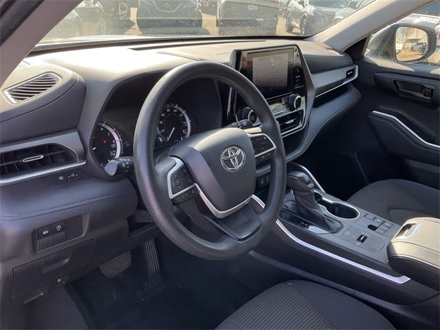 2023 Toyota Highlander L 2