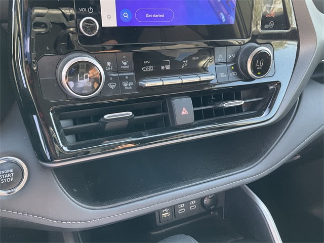 2023 Toyota Highlander L 26