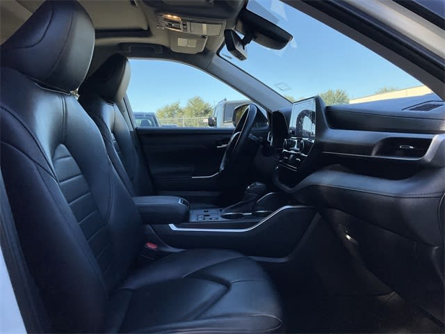 Thumbnail: 2023 Toyota Highlander - 26