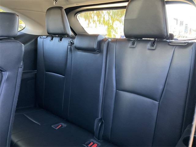 Thumbnail: 2023 Toyota Highlander - 10